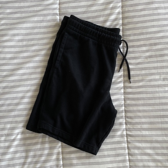 MEN'S SHORTS  SIZE L - Picture 4 of 7